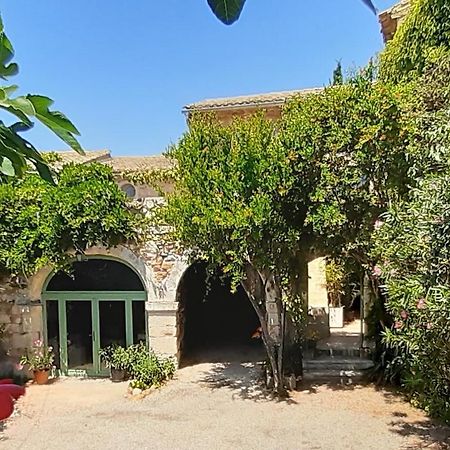 Mas Luis Alvarez La Capelle-et-Masmolene Exterior foto